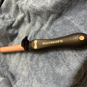 Beachwaver B1 Curling Iron in Black and Pink